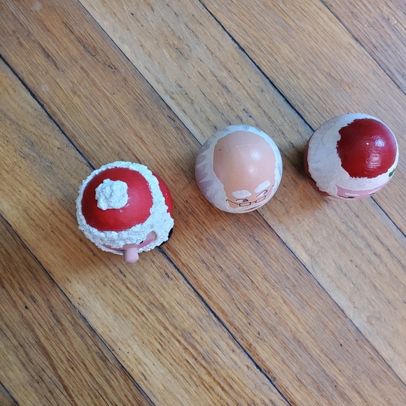 Hand painted wooden egg Santa Claus Christmas decor shelf sitters - Picture 9 of 10